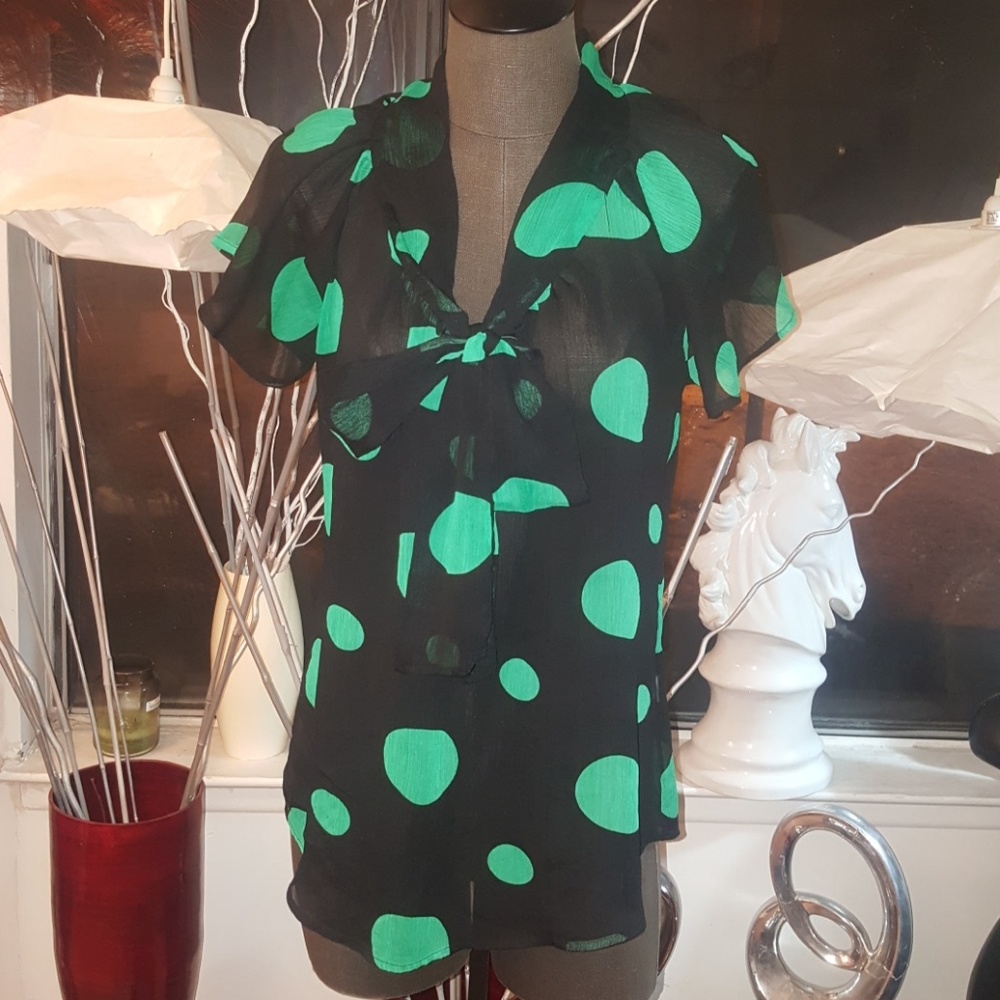 West Kei women green& black shirt sz sm